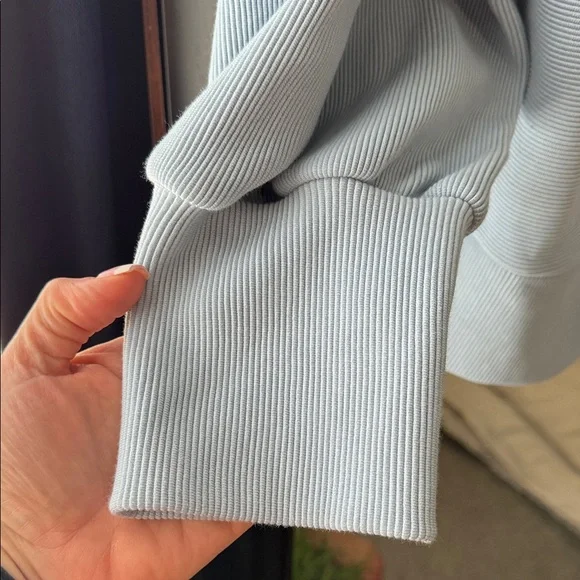 Varley Light Blue Sweatshirt - Picture 4 of 8